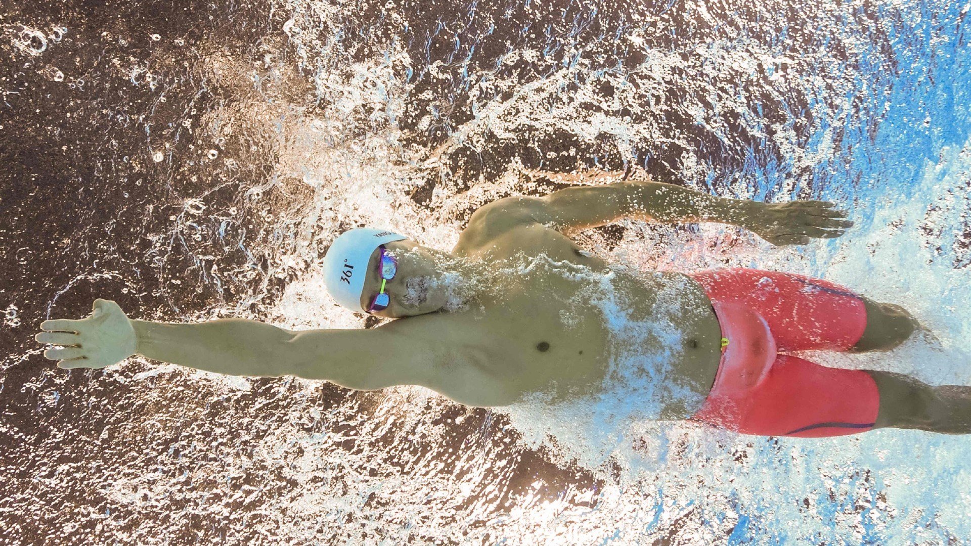 “穿越险境，勇者无惧！”——极端赛段的生死角逐，勇者无惧百科