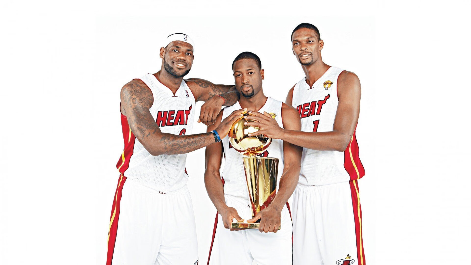 贯彻全民健身方针，篮球运动深入千家万户，为深入贯彻全民健身